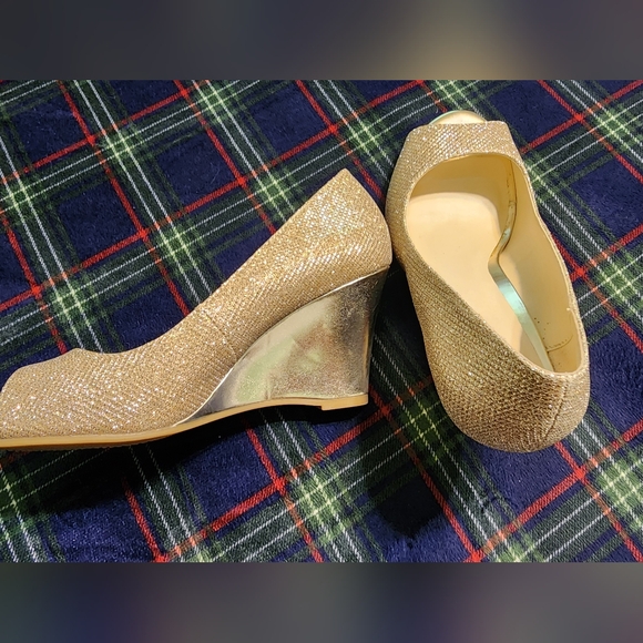 NWOT Simply Pelle - SIZE 7.5 - Picture 9 of 9